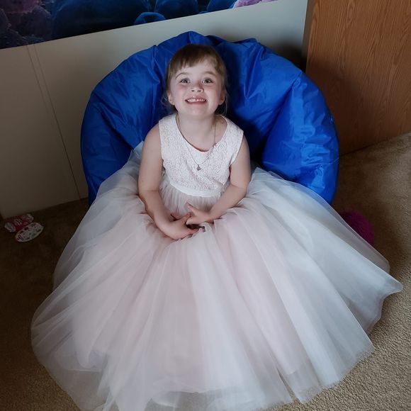 Meet your Posher, Amy - Picture 1 of 1